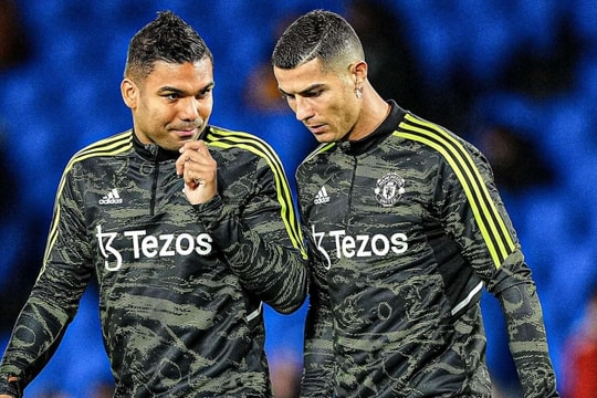 Chuyển nhượng MU 23/12: Ronaldo lôi kéo Casemiro, xác định tương lai Mainoo