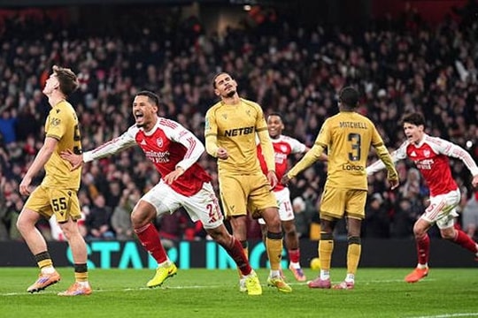 Kepa rực sáng loạt luân lưu, Arsenal nhọc nhằn vào bán kết Carabao Cup