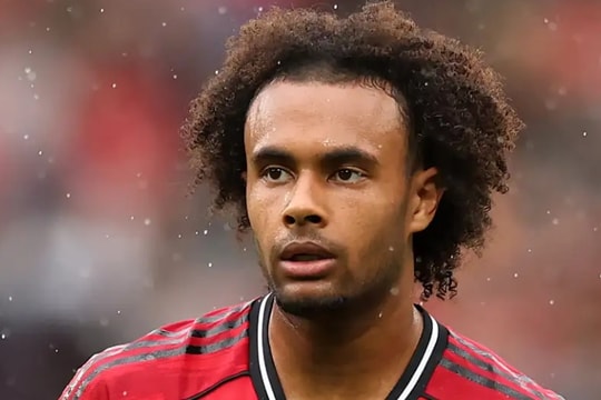 Nghịch lý Joshua Zirkzee: 'Tù nhân' bất đắc dĩ tại Man Utd