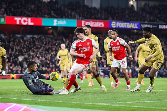 Walter Benitez: Bức tường thép khiến Arsenal toát mồ hôi tại tứ kết EFL Cup