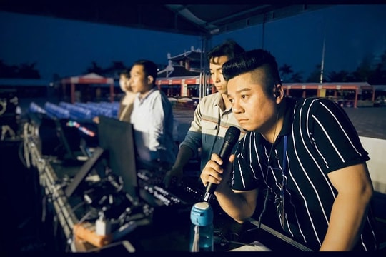 Người “kể chuyện” năm mới