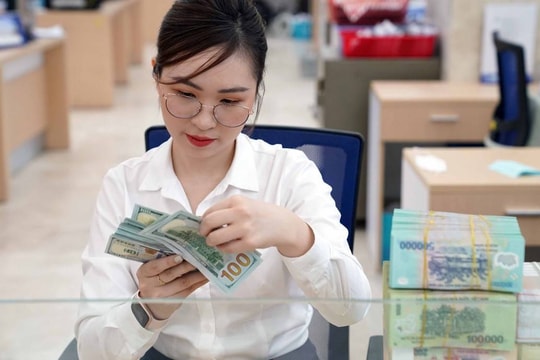 Lãi suất ngân hàng ngày 25/12: PGBank chạm mốc 7,0%/năm