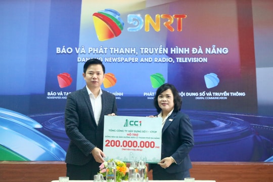 Báo và phát thanh, truyền hình Đà Nẵng tiếp nhận 200 triệu đồng hỗ trợ người dân thiệt hại do mưa lũ