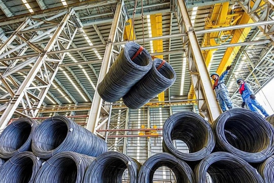 Giá thép hôm nay 25/12: Thế giới giảm nhẹ, trong nước đi ngang