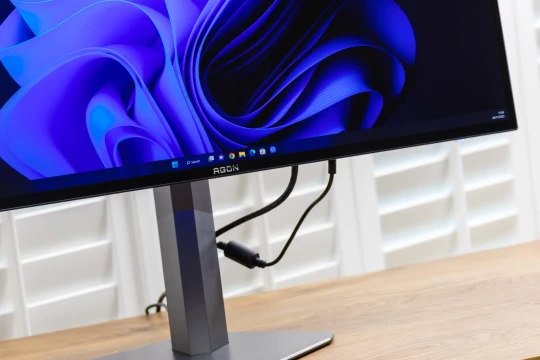 Đánh giá AOC Agon Pro AG276QZD: Màn hình gaming OLED 240Hz