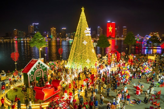 Thành phố mở lòng đón năm mới