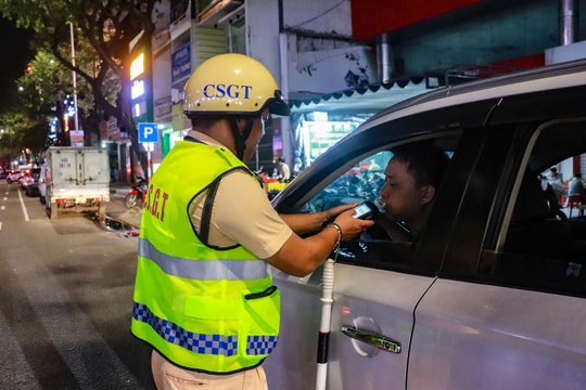 Cảnh sát giao thông Đà Nẵng tăng cường xử lý vi phạm dịp cuối năm