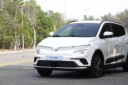 VinFast VF e34 tháng 12/2025: Giá lăn bánh và ưu đãi mới