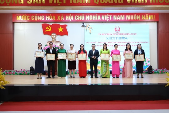 Hơn 99,6% thủ tục hành chính ở phường Hòa Xuân được giải quyết đúng hạn