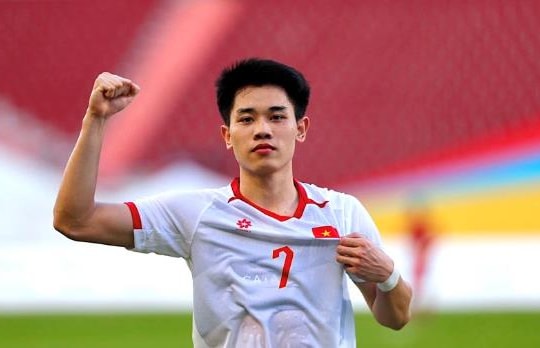 Nguyễn Đình Bắc giành Quả bóng bạc 2025 và hành trình tri ân đầy cảm xúc