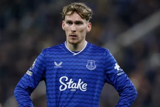 MU tính chiêu mộ James Garner: Giải pháp ngắn hạn hay rủi ro dài hạn?