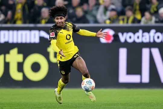 Liverpool nhắm Karim Adeyemi thay thế Mohamed Salah