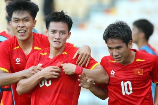 Cuộc chiến hàng công U23 Việt Nam: Bùi Vĩ Hào khuấy đảo sơ đồ 3-4-3