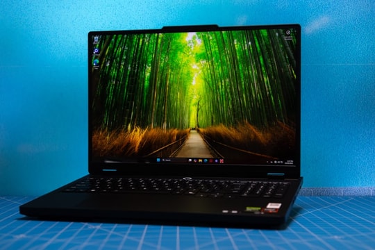 Lenovo Legion Pro 5 Gen 10: Sức mạnh đồ họa và màn hình OLED rực rỡ