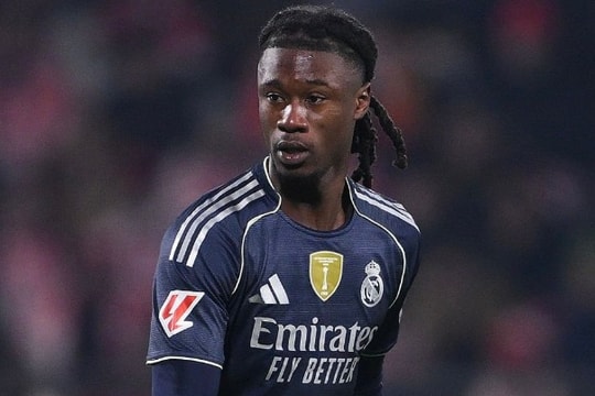 Liverpool chi 60 triệu bảng cho Camavinga, Man City bán Ake