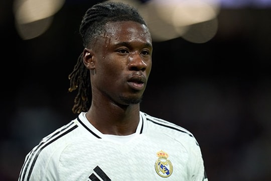 Liverpool bạo chi 61 triệu bảng chiêu mộ quái vật Camavinga