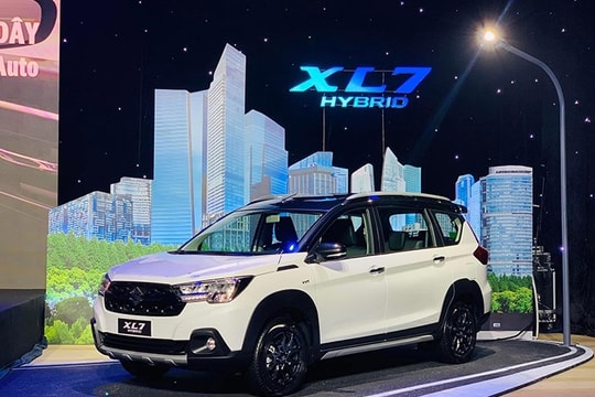 Giá xe Suzuki XL7 Hybrid tháng 12/2025: Ưu đãi 70 triệu đồng