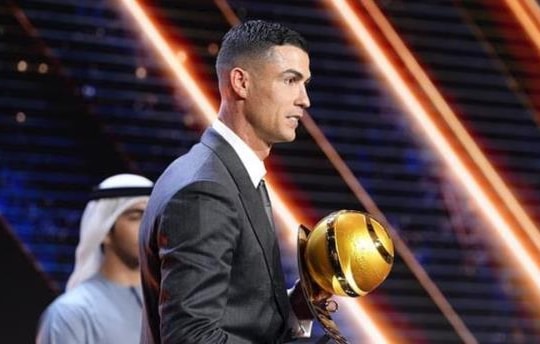 Cristiano Ronaldo tuổi 40: Tham vọng 1.000 bàn thắng và World Cup 2026