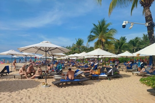 Phú Quốc cháy phòng dịp Tết: Khách quốc tế lấp đầy đảo Ngọc