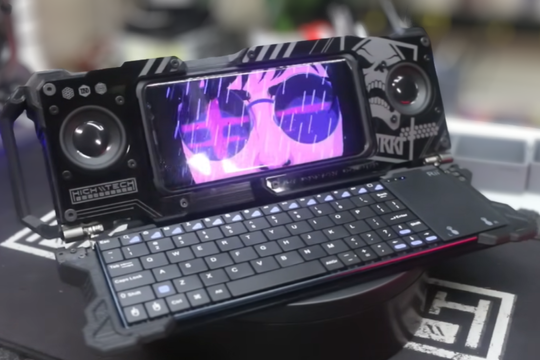 Cyberdeck tự chế từ smartphone: Sự giao thoa giữa hiện đại và retro