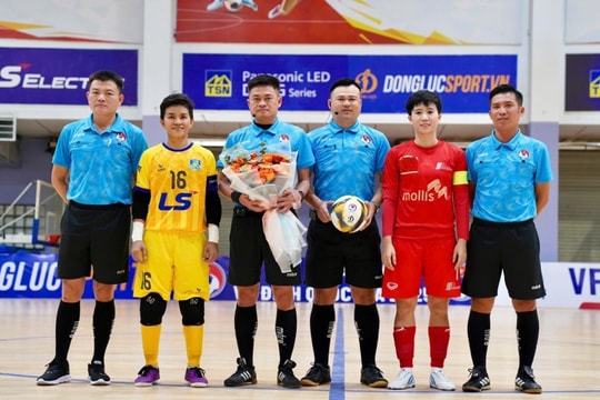 Tuyết Dung tái xuất sân futsal sau khi giã từ bóng đá sân 11