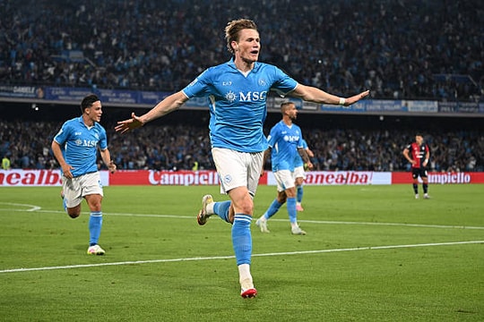 Man Utd muốn chi 60 triệu bảng đưa Scott McTominay trở lại