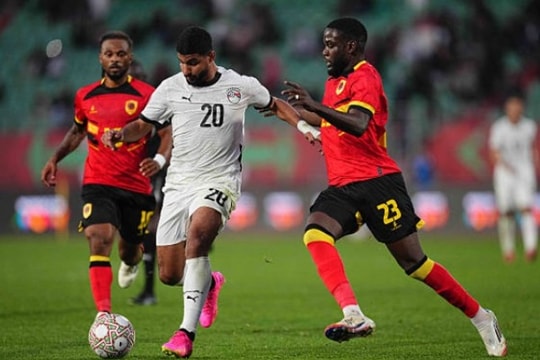 Ai Cập chia điểm với Angola trong ngày Salah dự bị
