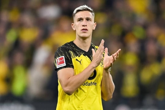 Barca nhắm 3 trung vệ Bundesliga thay thế tội đồ Araujo