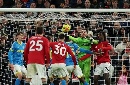 Man Utd chia điểm đầy tiếc nuối trước Wolves trong ngày cuối năm