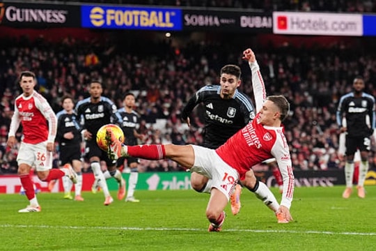 Arsenal thắng đậm Aston Villa 4-1: Đẳng cấp Trossard và Gabriel
