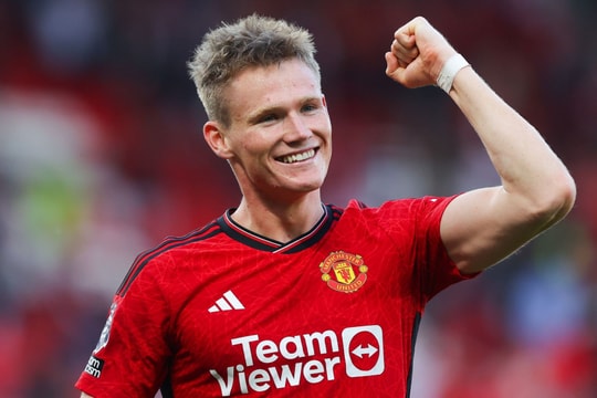 MU quyết chiêu mộ lại McTominay, đón Ruben Neves giá 15 triệu bảng