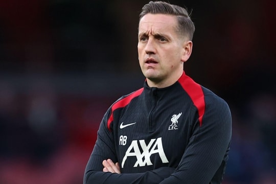 Liverpool sa thải HLV Aaron Briggs vì 'tử huyệt' bóng chết