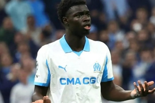 Arsenal và Chelsea gia nhập cuộc đua chiêu mộ Robinio Vaz