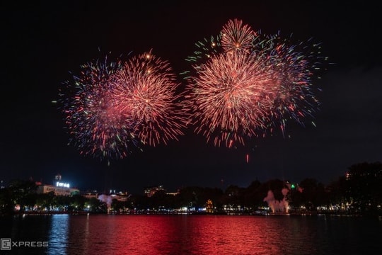 5 điểm bắn pháo hoa Tết Dương lịch 2026 tại Hà Nội và tọa độ ngắm đẹp