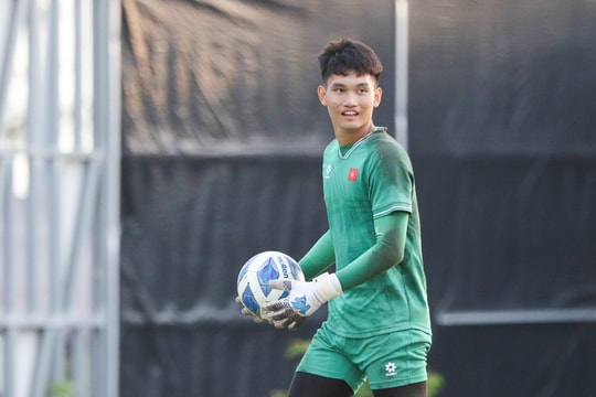 HLV Kim Sang-sik triệu tập bổ sung Phạm Đình Hải: 'Lá chắn thép' mới của U23 Việt Nam