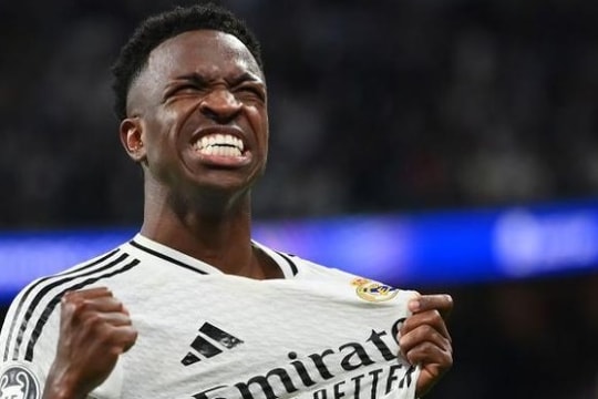 Tin chuyển nhượng tối 2/1: Real Madrid lục đục vì Vinicius, MU đổi Zirkzee lấy Ndicka