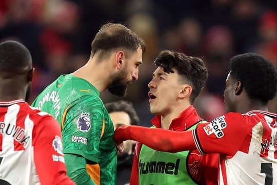 Man City chia điểm đầy thất vọng trước Sunderland: Donnarumma cứu rỗi hàng công vô duyên