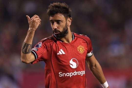 Chuyển nhượng 2/1: Man Utd cân nhắc bán Bruno Fernandes, Liverpool sắp nổ bom tấn hàng thủ
