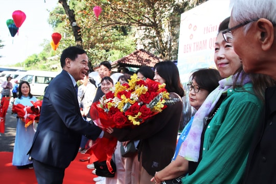 Ngu Hanh Son welcomes first Japanese tour group of 2026