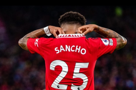 Nghịch lý MU nắm chìa khóa định đoạt tương lai Jadon Sancho qua Karim Adeyemi