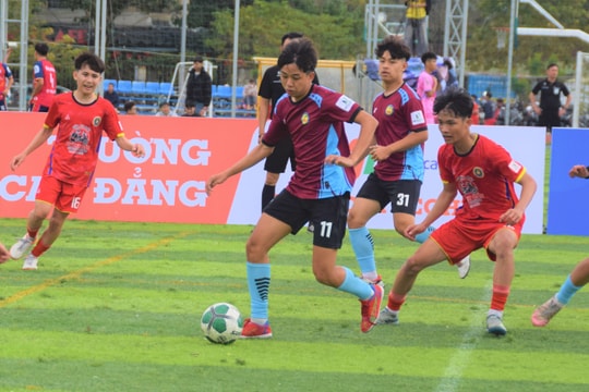 Hấp dẫn lượt 2 Giải bóng đá 7 người THPT toàn quốc