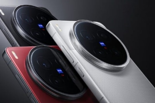 Vivo X300 Ultra rò rỉ công nghệ zoom quang liên tục thách thức iPhone 17 Pro Max