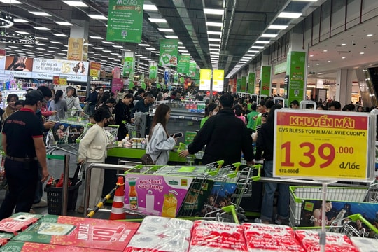 Thương mại, dịch vụ sôi động đầu năm