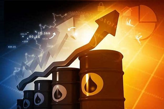 Giá xăng dầu hôm nay 5/1: Dầu Brent quanh mốc 60 USD, áp lực từ Venezuela