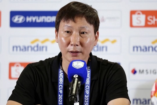 HLV Kim Sang-sik: U23 Việt Nam không chịu áp lực từ thành công của ông Park Hang-seo