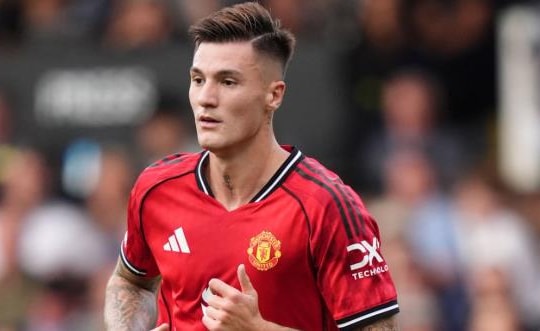 Sai lầm chuyển nhượng khiến Manchester United lún sâu vào khủng hoảng sau trận hòa Leeds