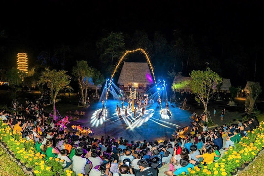 Dừng chân trên đỉnh Trường Sơn