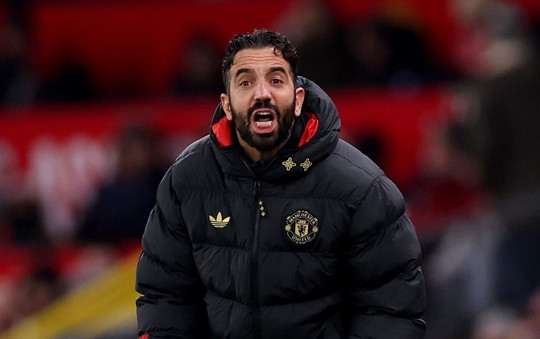 Ám ảnh 3-4-3 và sự sụp đổ của triều đại Ruben Amorim tại Manchester United