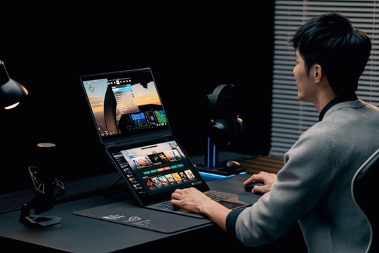 Asus ROG Zephyrus Duo 16 nâng cấp đột phá với màn hình kép OLED và chip Intel Panther Lake
