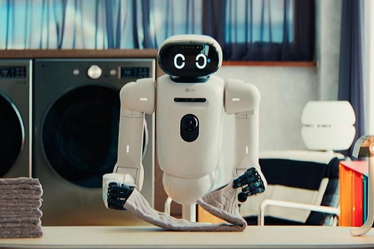 LG CLOiD: Robot hình người tích hợp AI biết gấp quần áo ra mắt tại CES 2026